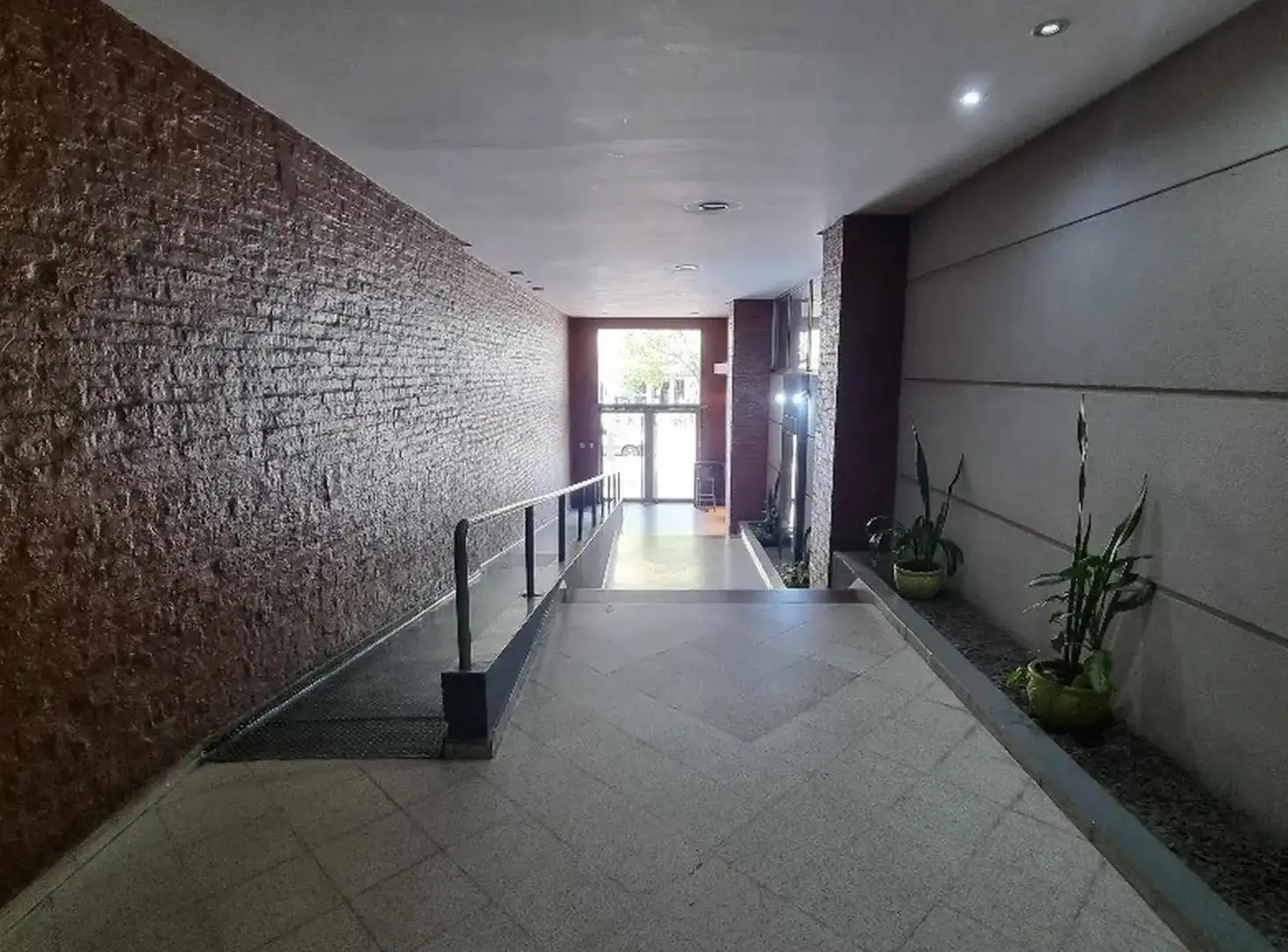 Departamento 4 dormitorios en microcentro de la ciudad 2