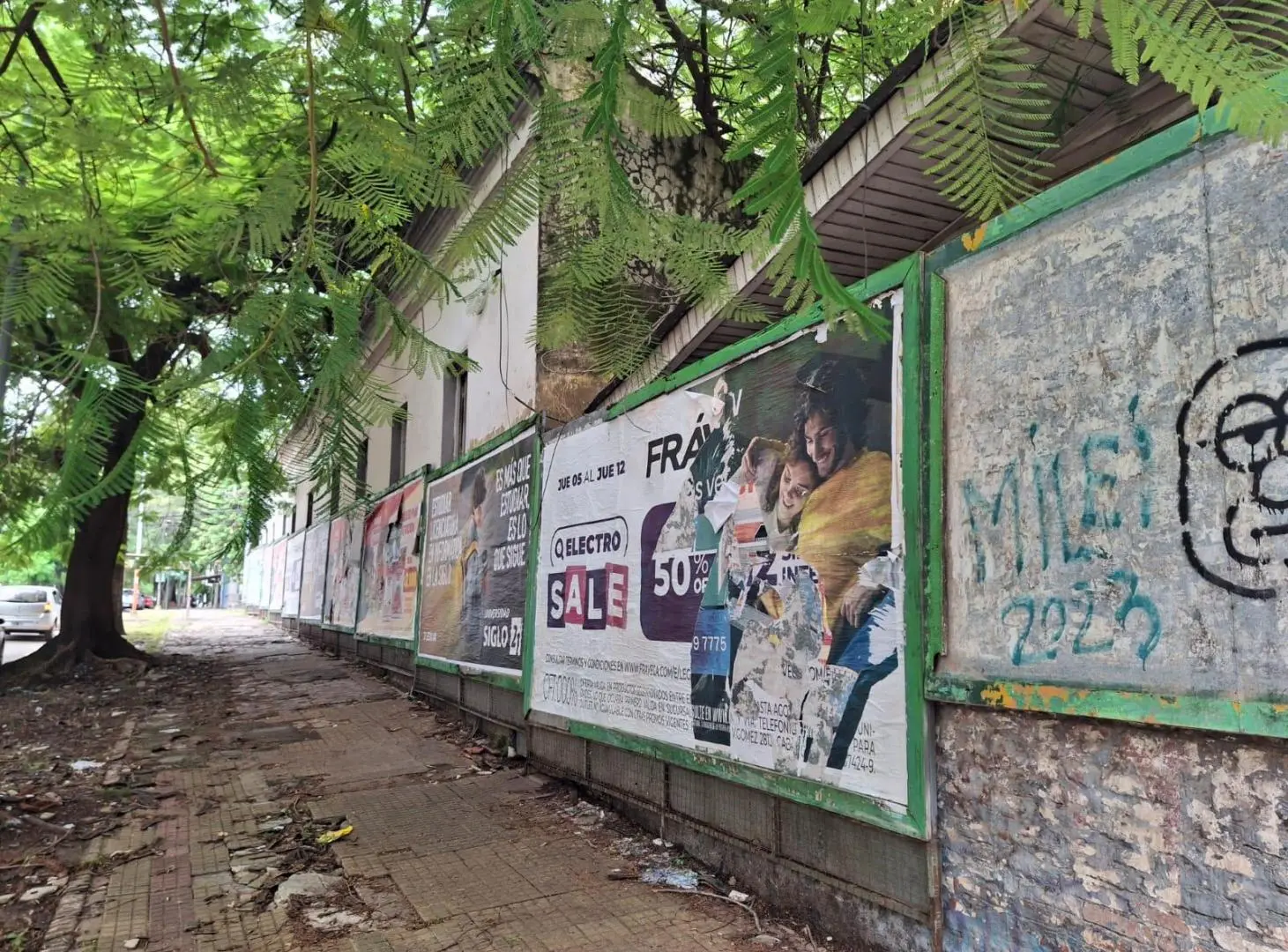 OPORTUNIDAD INVERSORES ! GRAN ESQUINA SOBRE AVENIDA 2