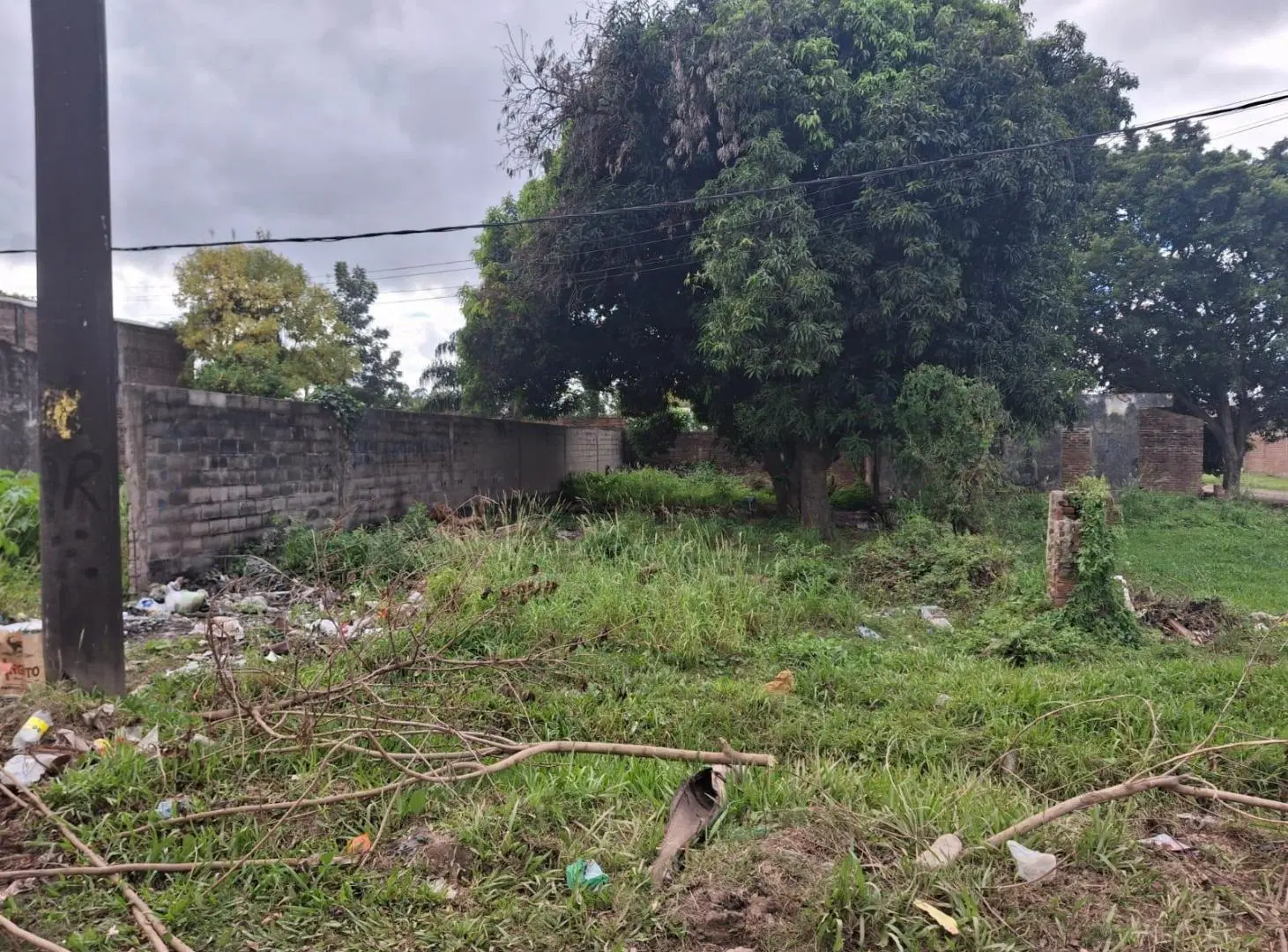 OPORTUNIDAD DE INVERSION DOS TERRENOS CONTIGUOS A 400 METROS DE AVENIDA SARMIENTO 4