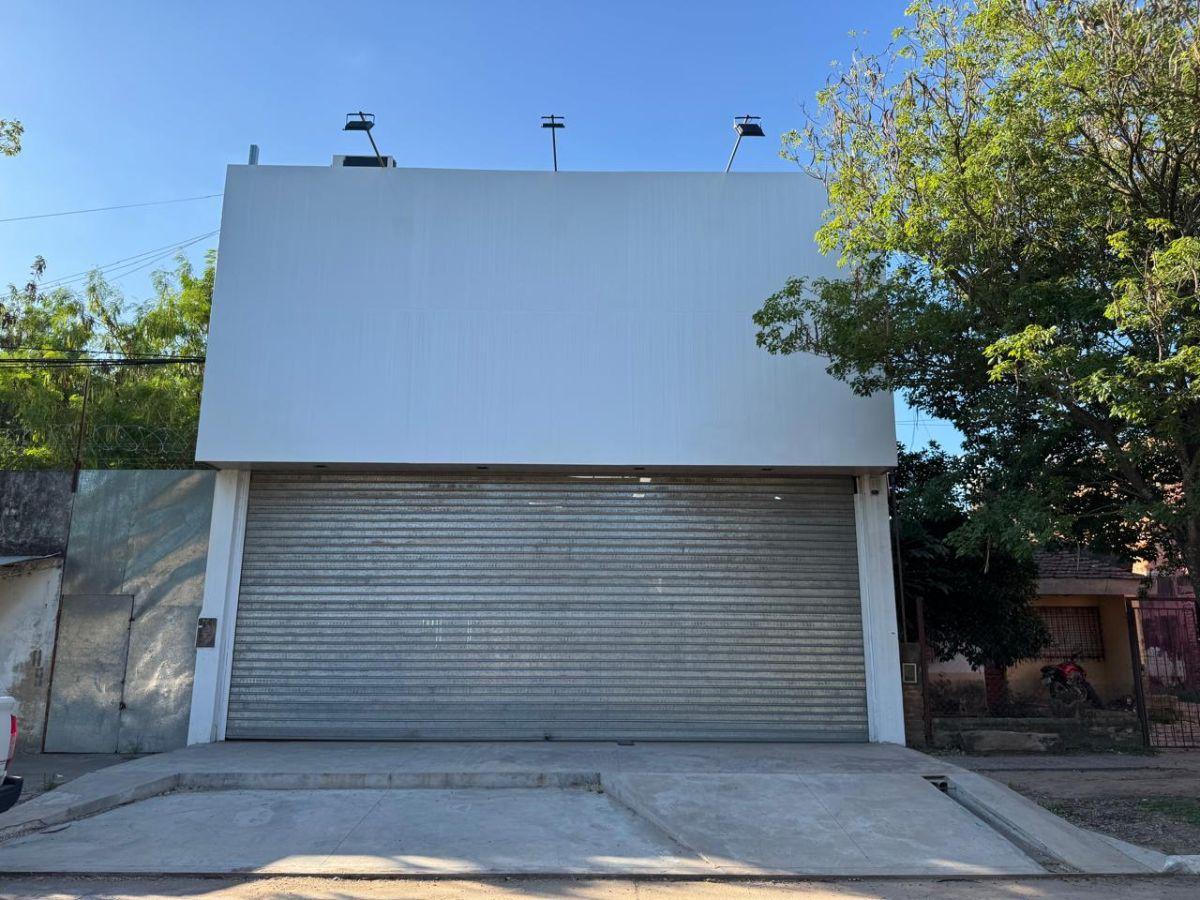 GRAN LOCAL COMERCIAL SOBRE AVENIDA MUY TRANSITADA !!