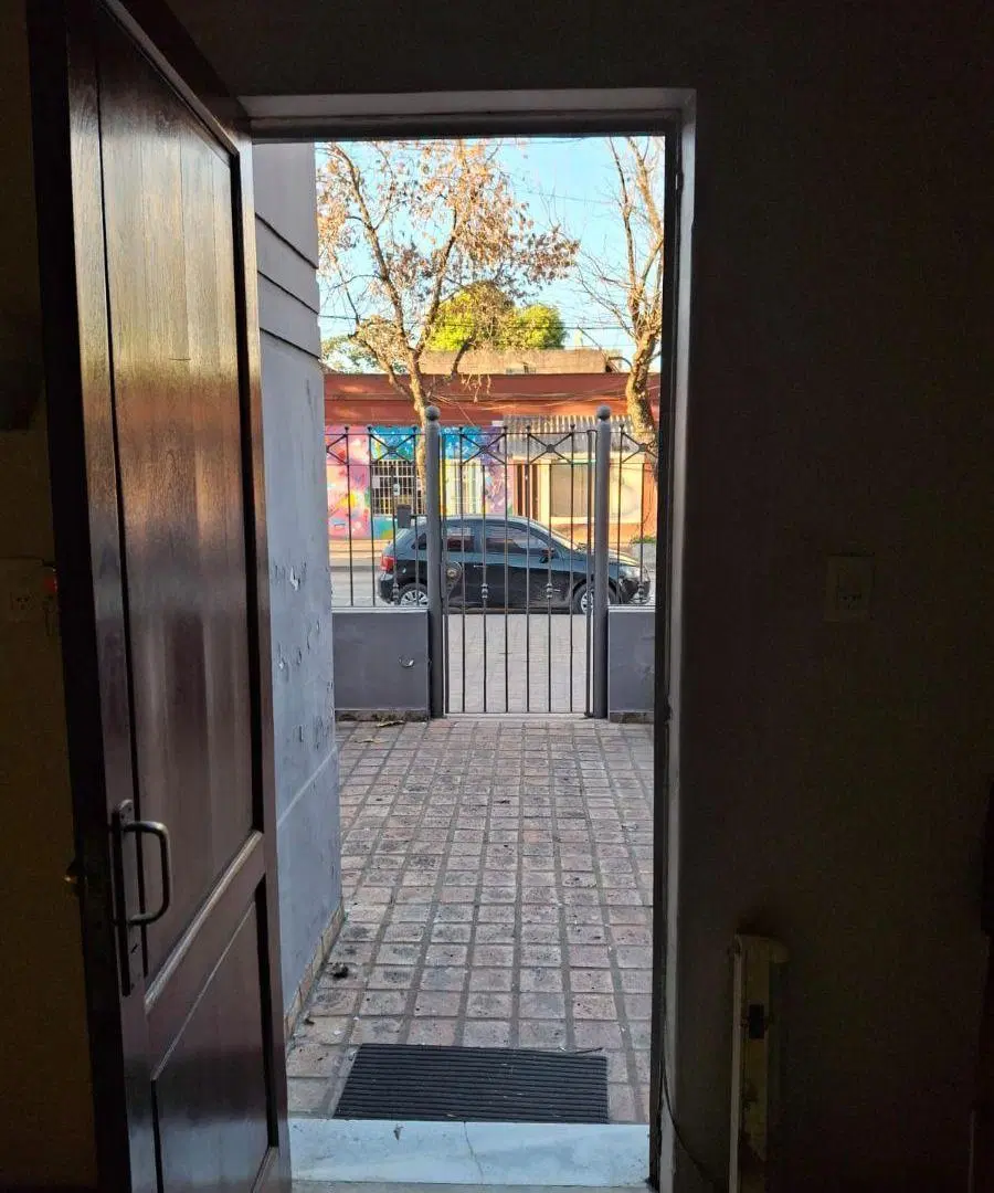 EXCLUSIVA CASA EN PLENO MICROCENTRO DE LA CIUDAD, TERRENO 12 X 40 2