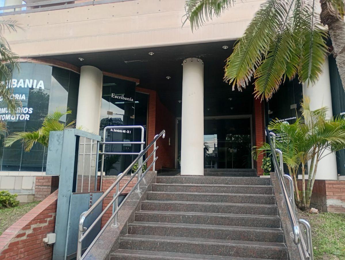 Foto de EXCELENTE DEPARTAMENTO DE 2 DORMITORIOS SOBRE AVENIDA SARMIENTO - EN, imagen 2