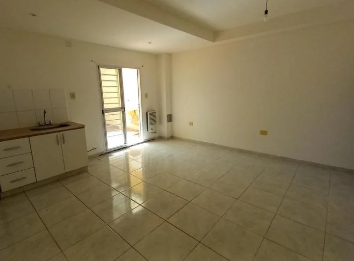 Departamento mono ambientes c/patio - Morón 1