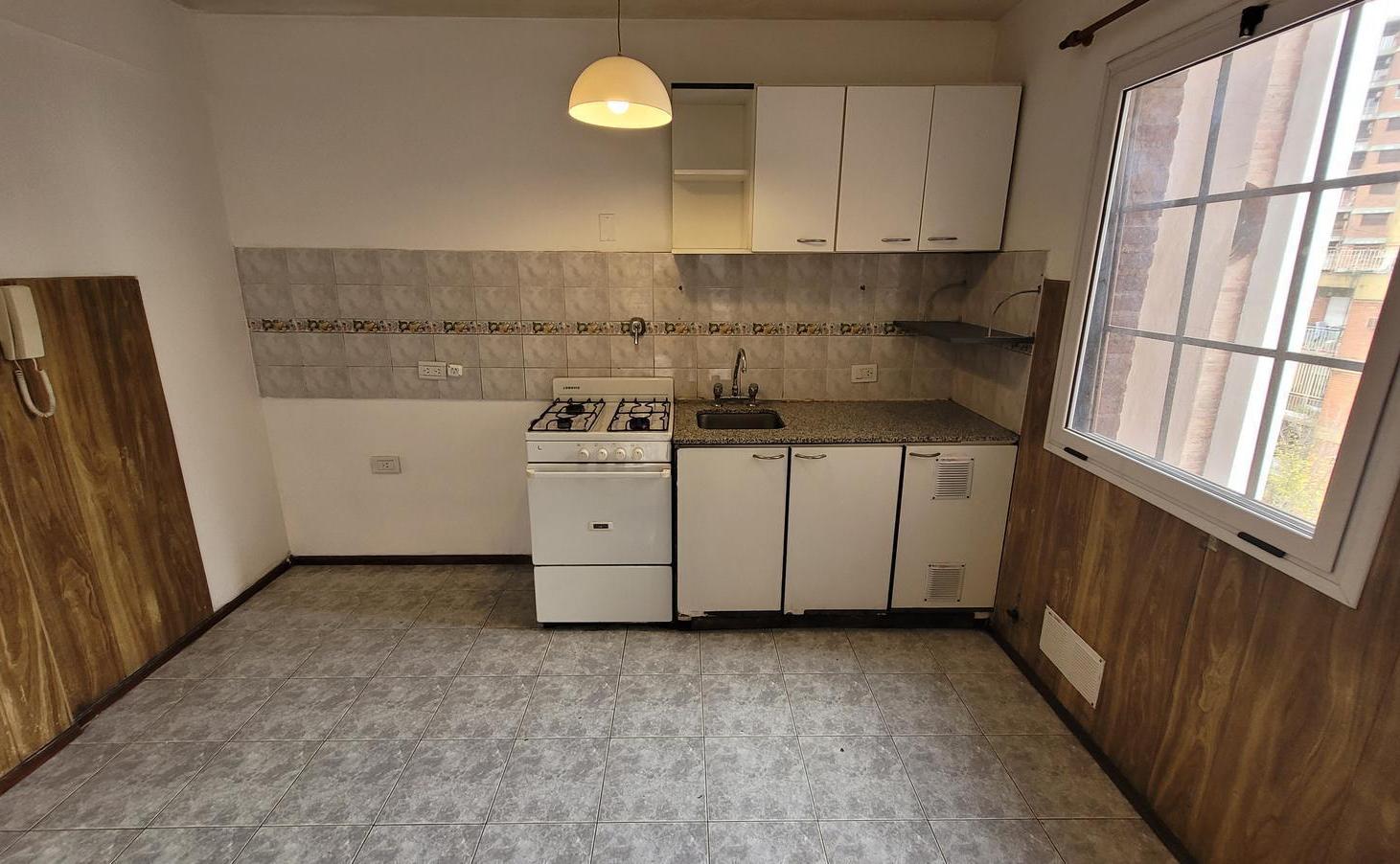 Departamento dos ambientes - Morón