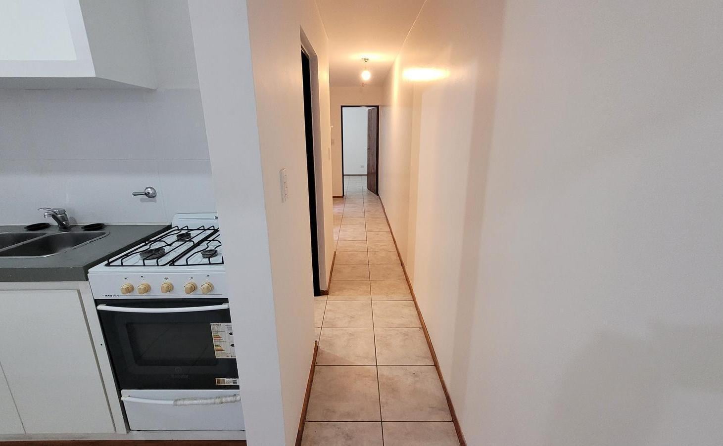 Foto de Departamento dos ambientes en planta baja con patio en Alquiler - Castelar, imagen 5