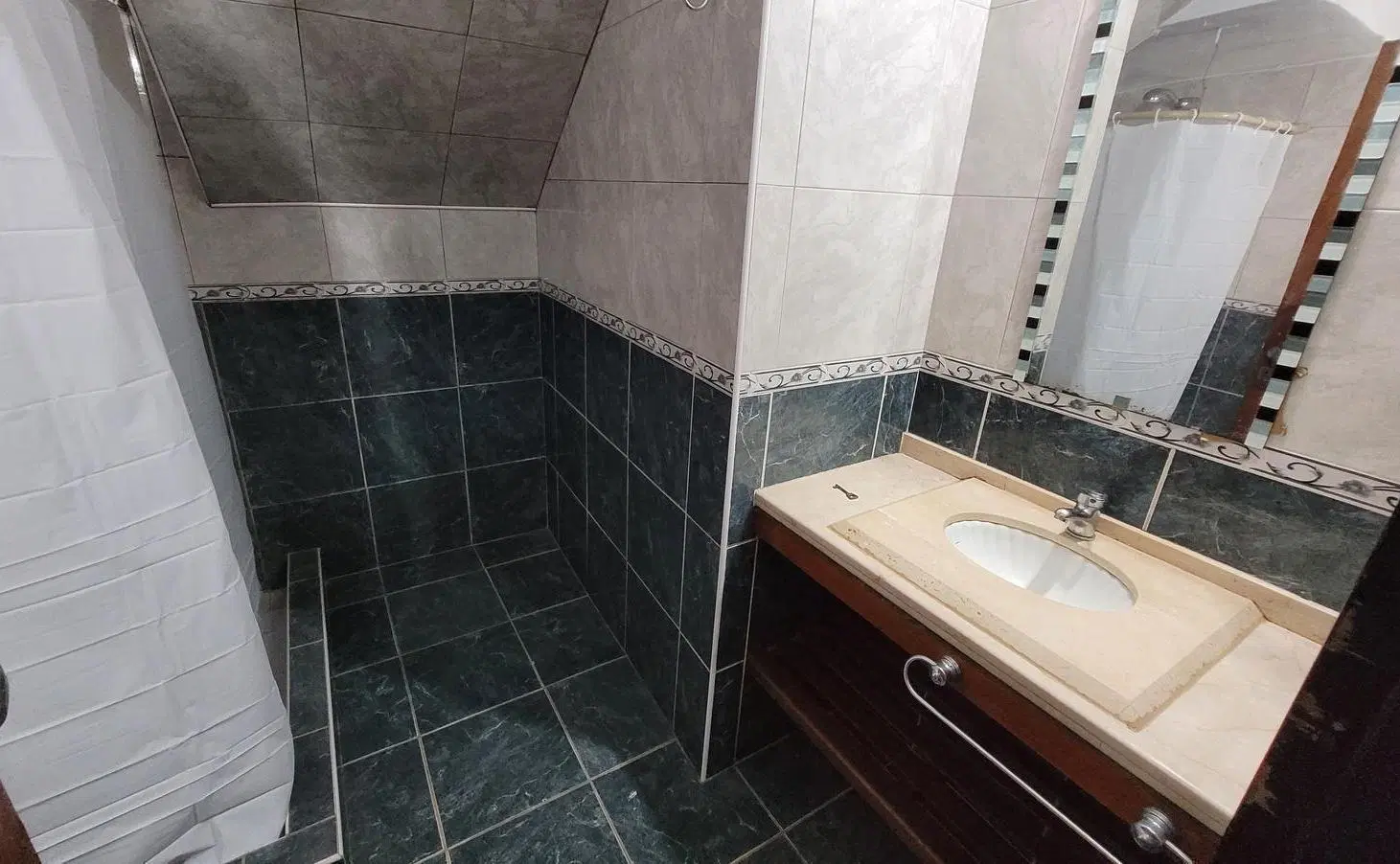 Departamento dos ambientes en planta baja - Castelar 4