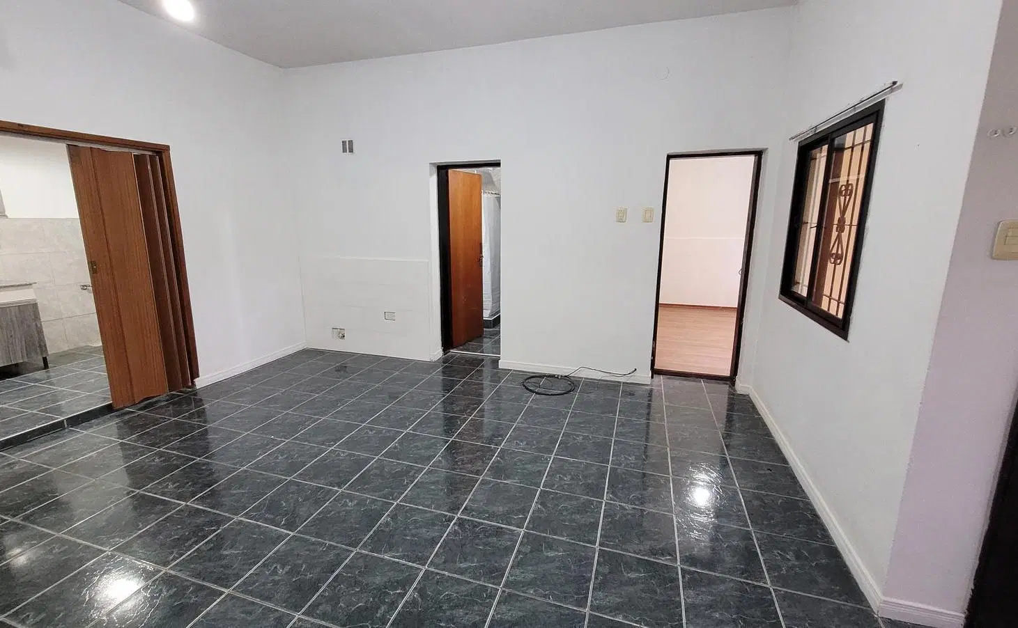 Departamento dos ambientes en planta baja - Castelar 3