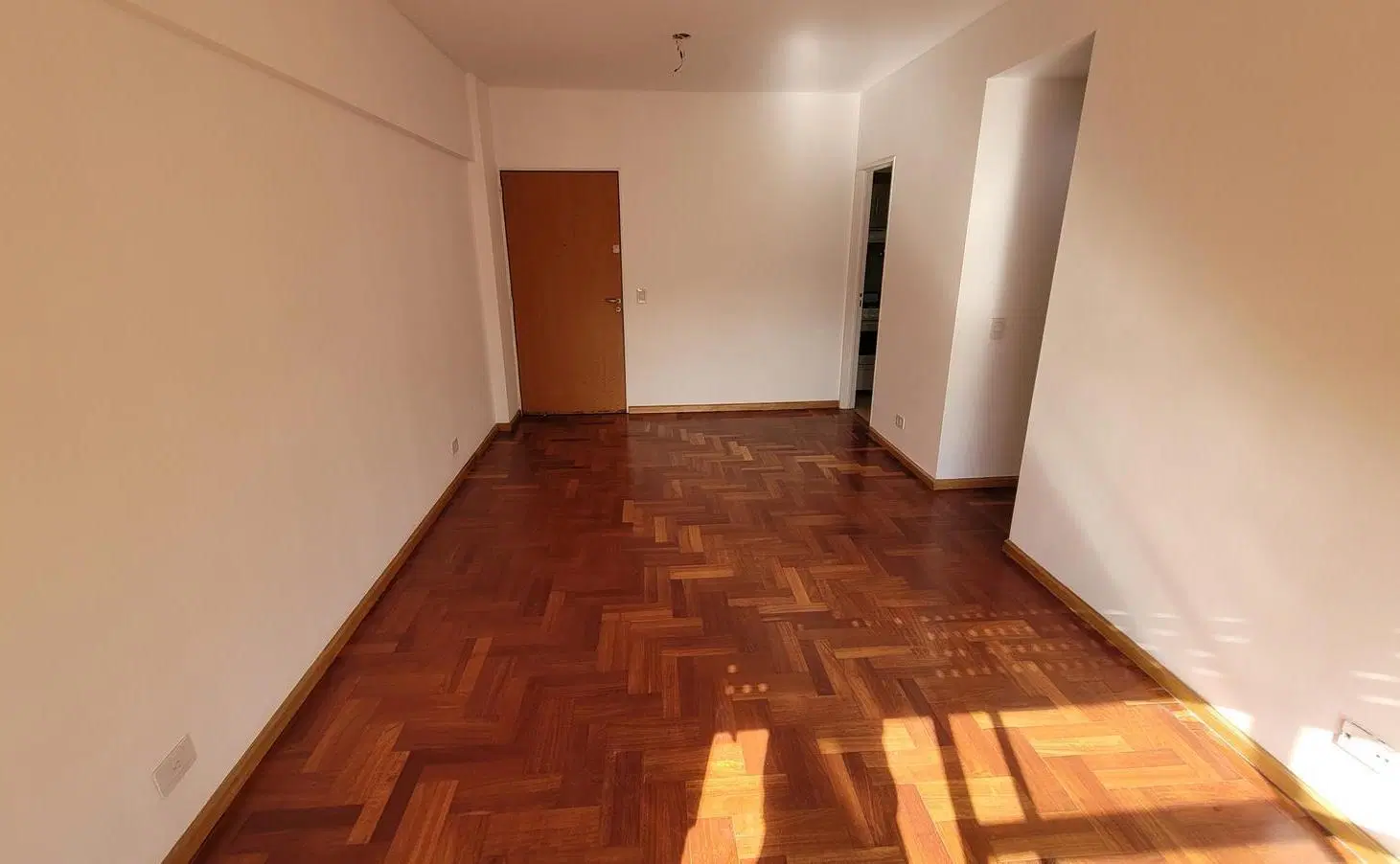 Departamento dos ambientes - Morón 4
