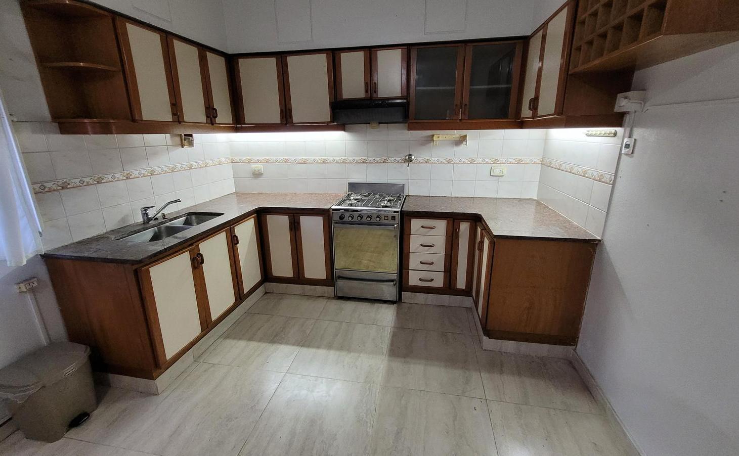 Foto de Casa 3 ambientes con patio y garaje en Alquiler - Morón, imagen 4