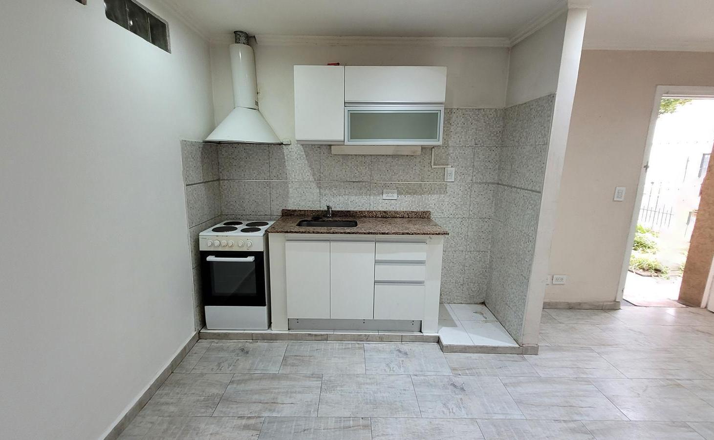 Foto de PH 2 Ambientes en Alquiler en Morón Norte – Planta Baja y con Patio, imagen 3