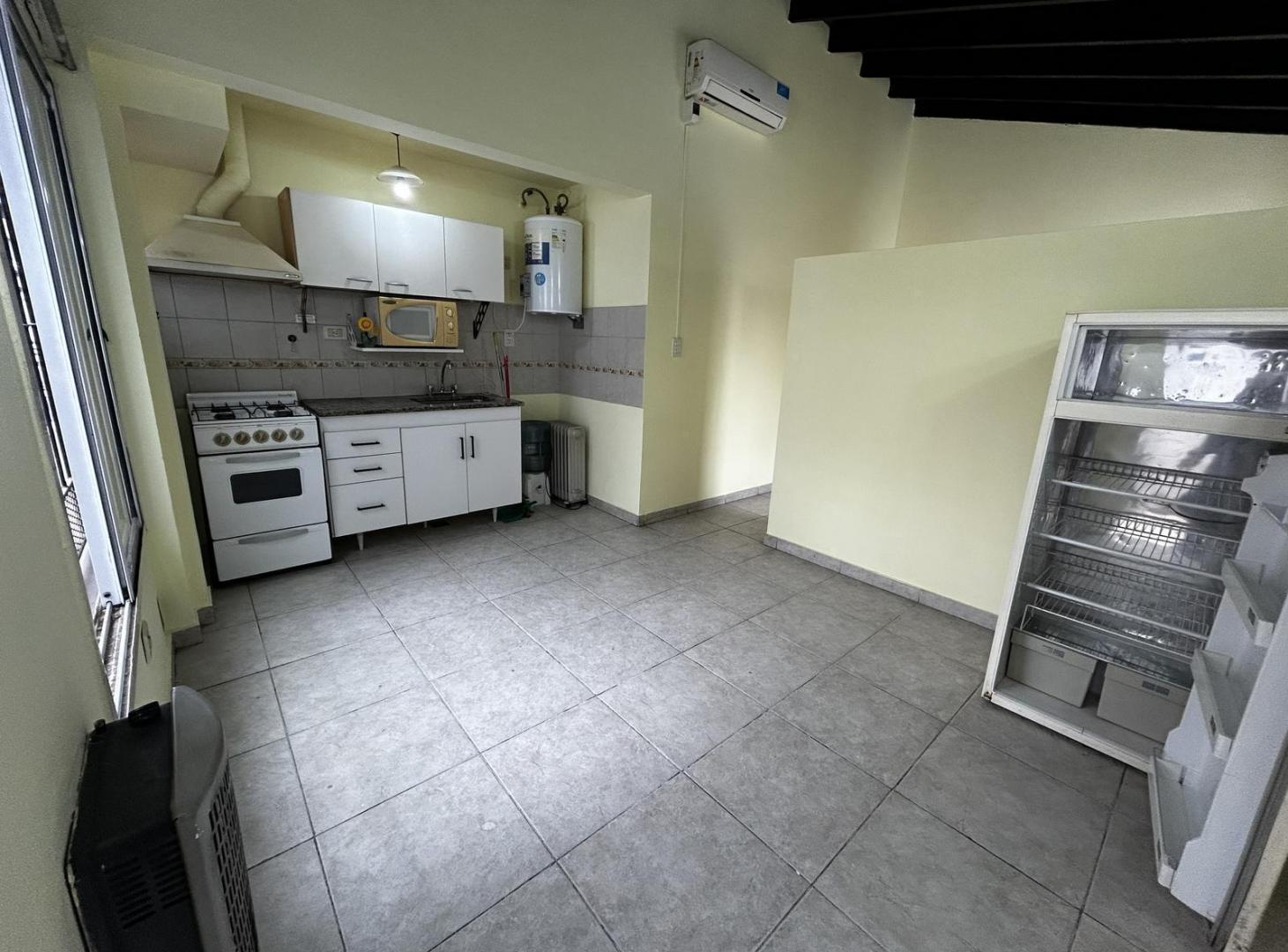 Foto de Departamento 1 Ambiente Dividido en Alquiler en Morón, imagen 4