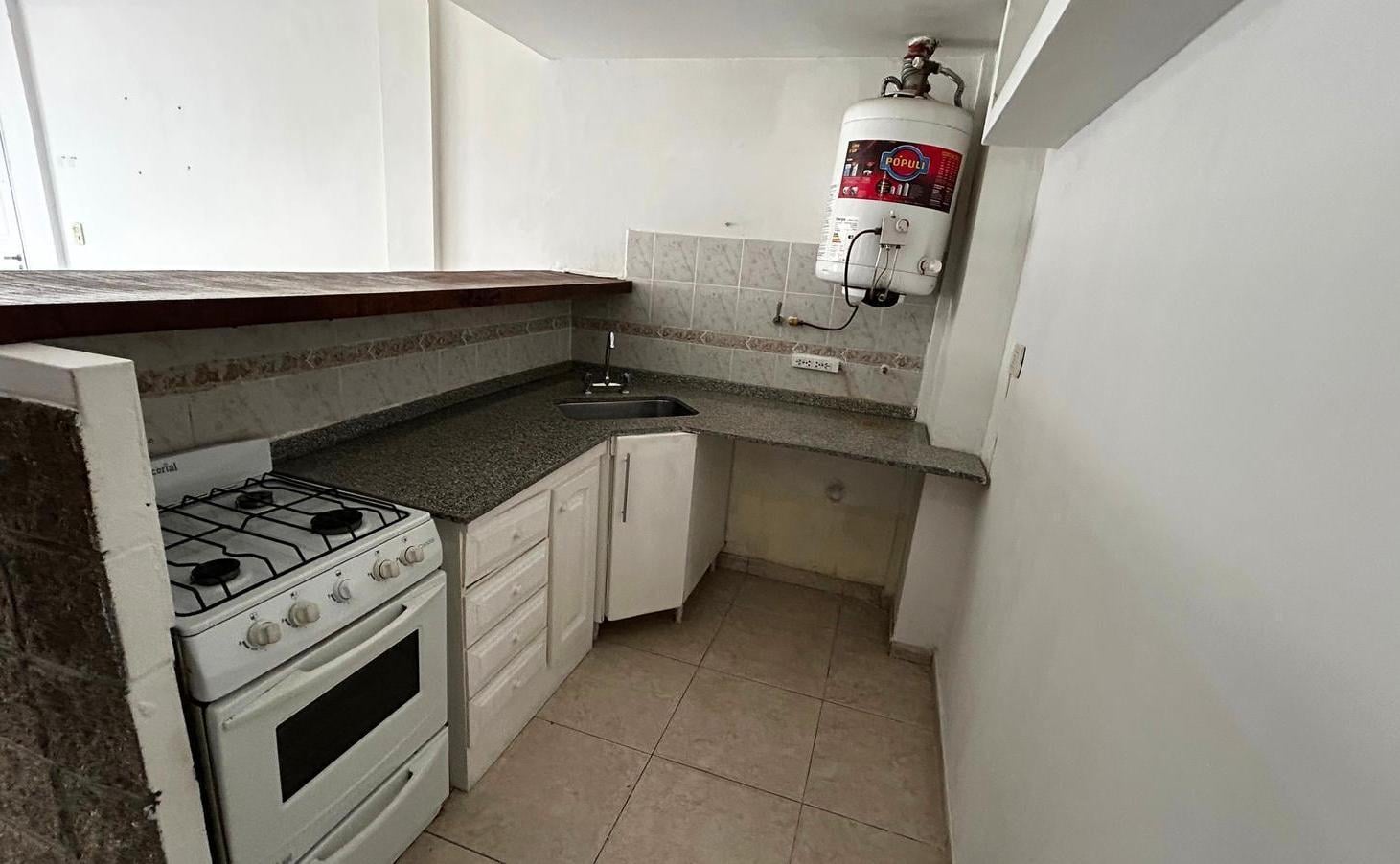 Foto de Departamento 2 Ambientes en Alquiler en Morón Sur con Cochera Opcional, imagen 1
