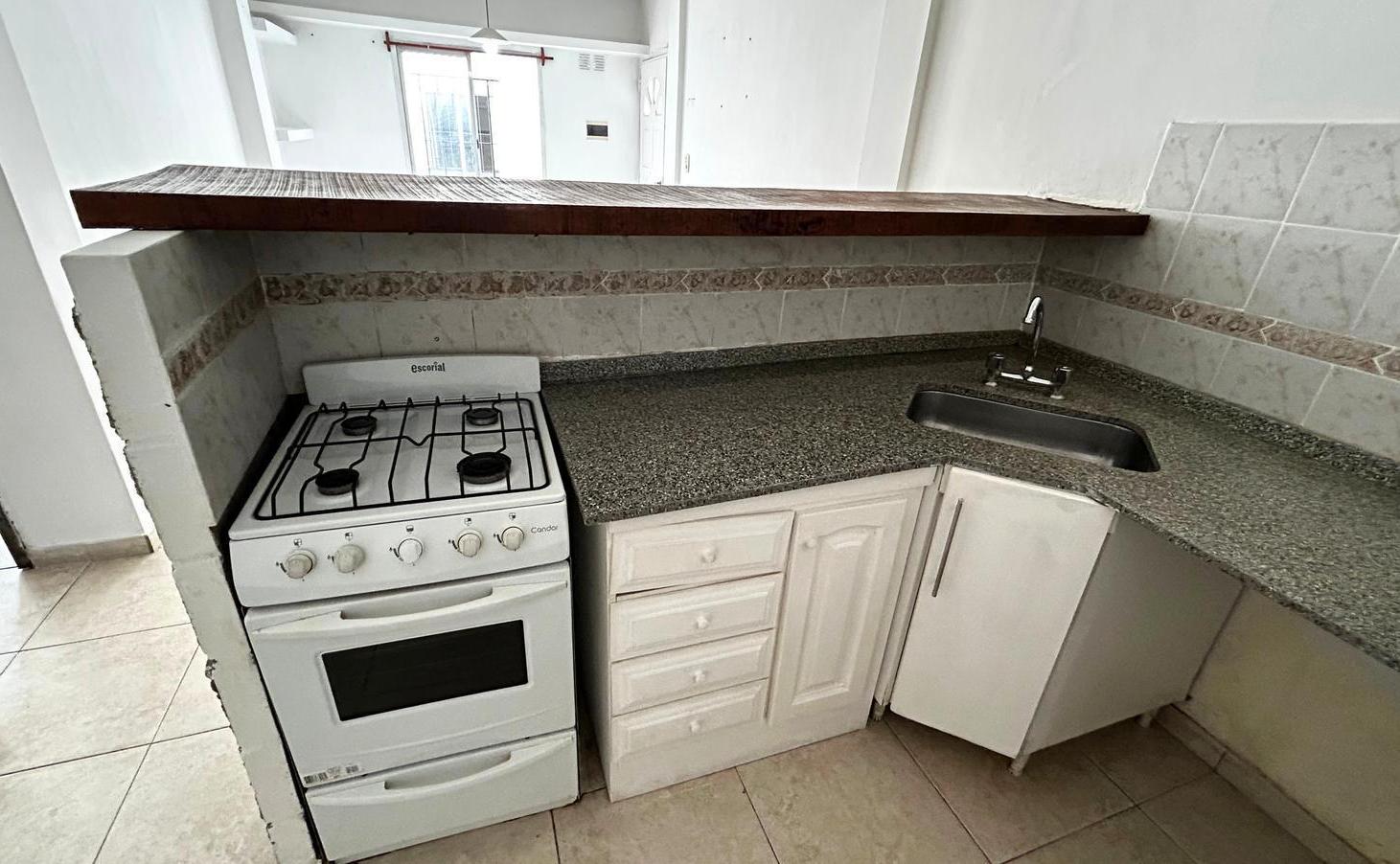 Foto de Departamento 2 Ambientes en Alquiler en Morón Sur con Cochera Opcional, imagen 3