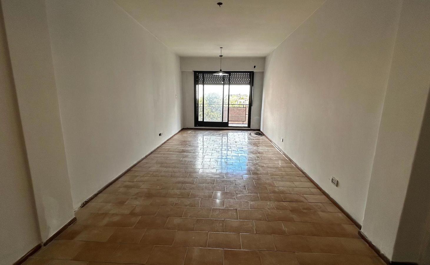 Foto de Departamento Monoambiente en Alquiler en Morón Norte – Balcón y, imagen 2