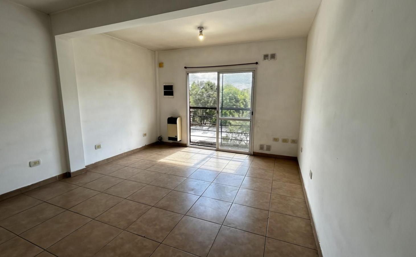 Foto de Monoambiente en Alquiler en Morón con Gran Ventanal, imagen 2