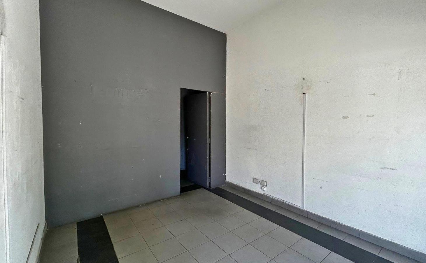 Foto de Local Comercial en Alquiler en Morón – Salta al 200, a Metros de la, imagen 4