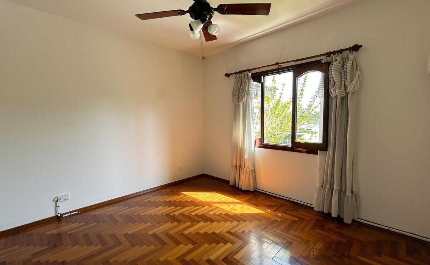 Foto de Casa 6 Ambientes en Venta en Morón Norte con Quincho, Patio y Cochera, imagen 5