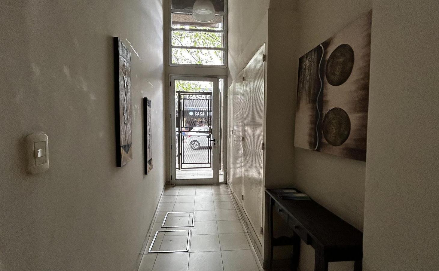 Foto de Monoambiente en Alquiler en Morón – Muy Luminoso y a 2 Cuadras de la, imagen 2