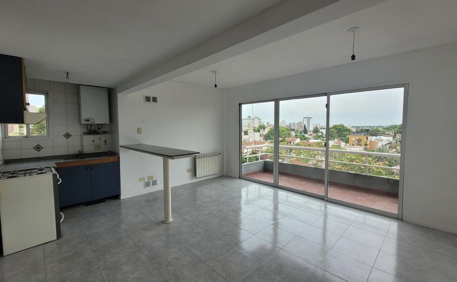 Foto de Departamento 2 Ambientes en Alquiler en Morón Norte – Larrea al 100, imagen 1