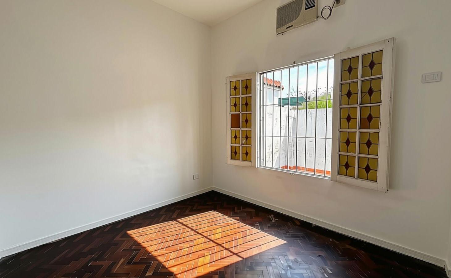 Foto de Casa Tipo PH 3 Ambientes en Alquiler en Morón con Patio Amplio, imagen 4