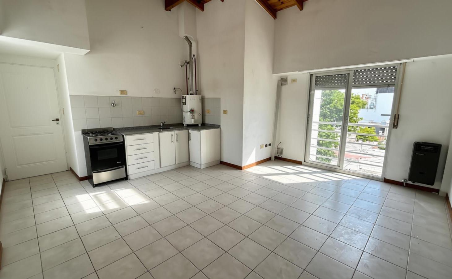 Foto de DEPARTAMENTO 2 AMBIENTES EN ALQUILER – MUY LUMINOSO Y CON EXCELENTE, imagen 1