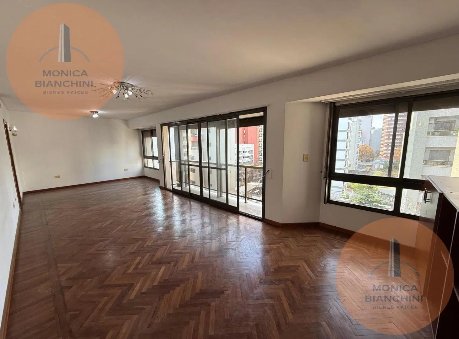 Piso de tres habitaciones con cochera 3