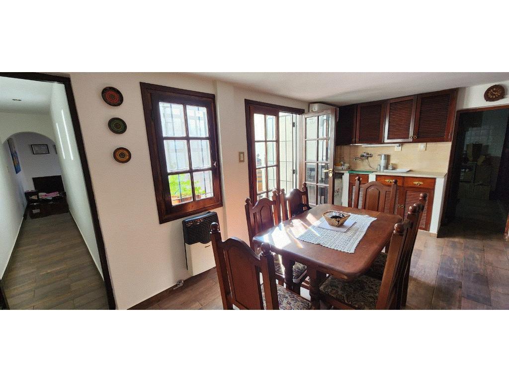 Excelente Chalet Multi Familiar Todo a Nuevo Calidad, Lote Propio Garaje 5