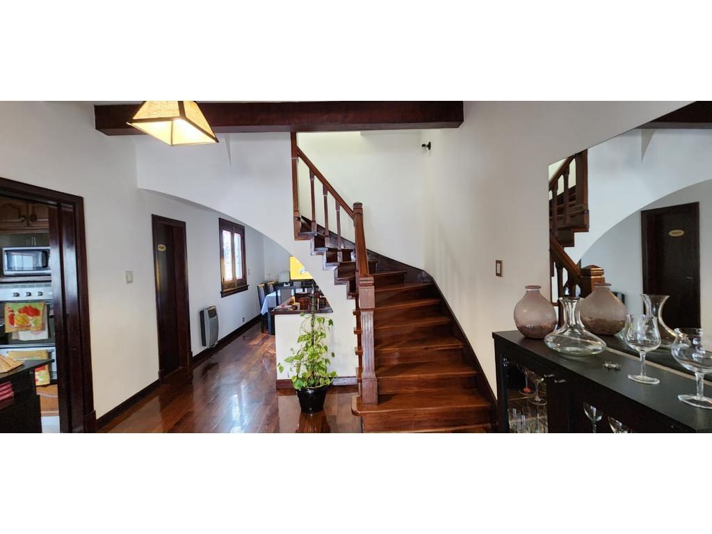 Excelente Chalet Multi Familiar Todo a Nuevo Calidad, Lote Propio Garaje 1