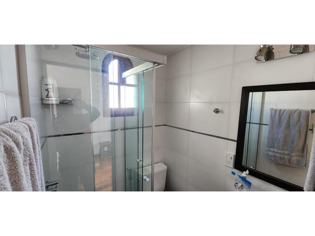 Excelente Chalet Multi Familiar Todo a Nuevo Calidad, Lote Propio Garaje 4
