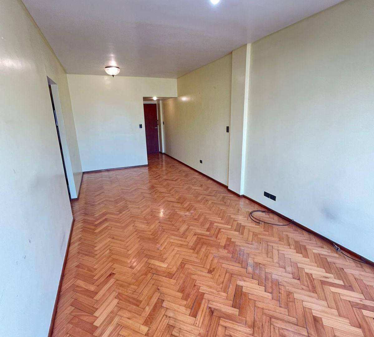 SEMIPISO 4 AMBIENTES CON DOS BAÑOS. FRENTE BALCÓN. (JONTE Y LOPE DE VEGA ).