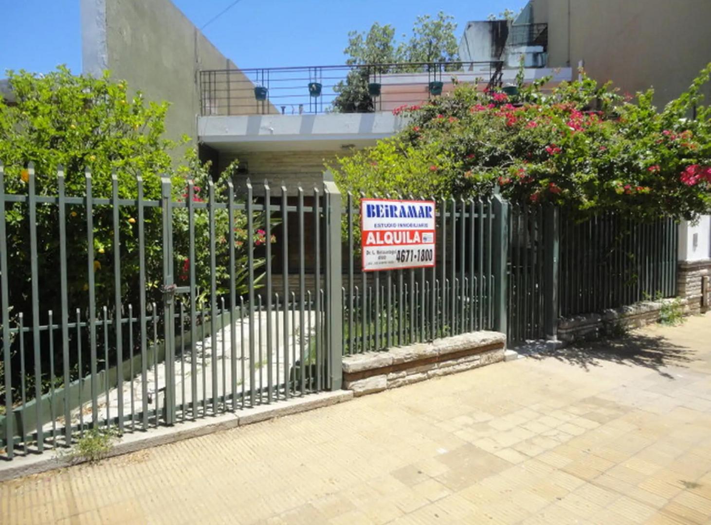 CASA MULTIFAMILIAR APTA TODO DESTINO !!! IDEAL GERIATRICO, CONSULTORIOS MEDICOS ETC