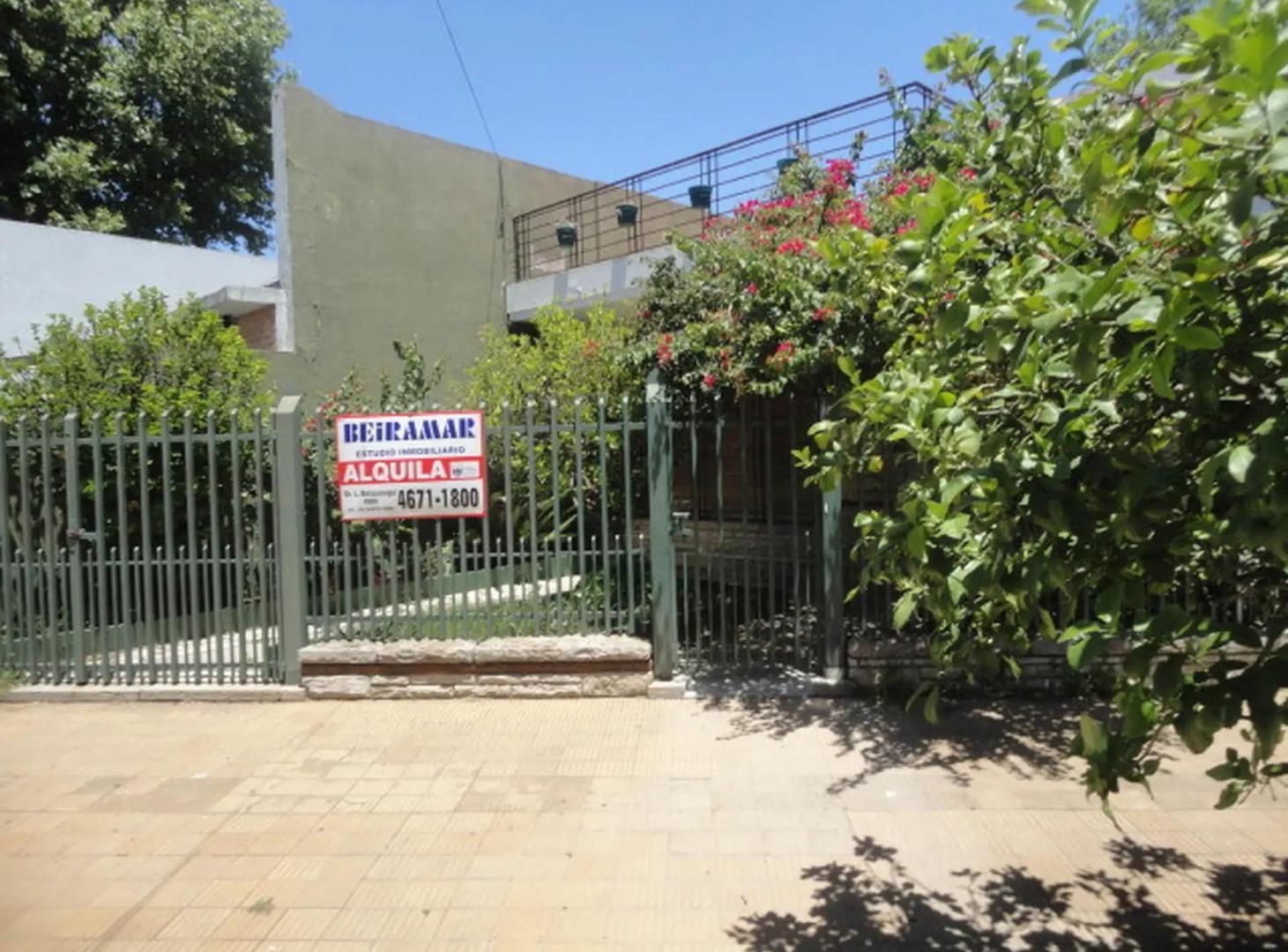 Foto de CASA MULTIFAMILIAR APTA TODO DESTINO !!! IDEAL GERIATRICO, CONSULTORIOS MEDICOS ETC, imagen 1