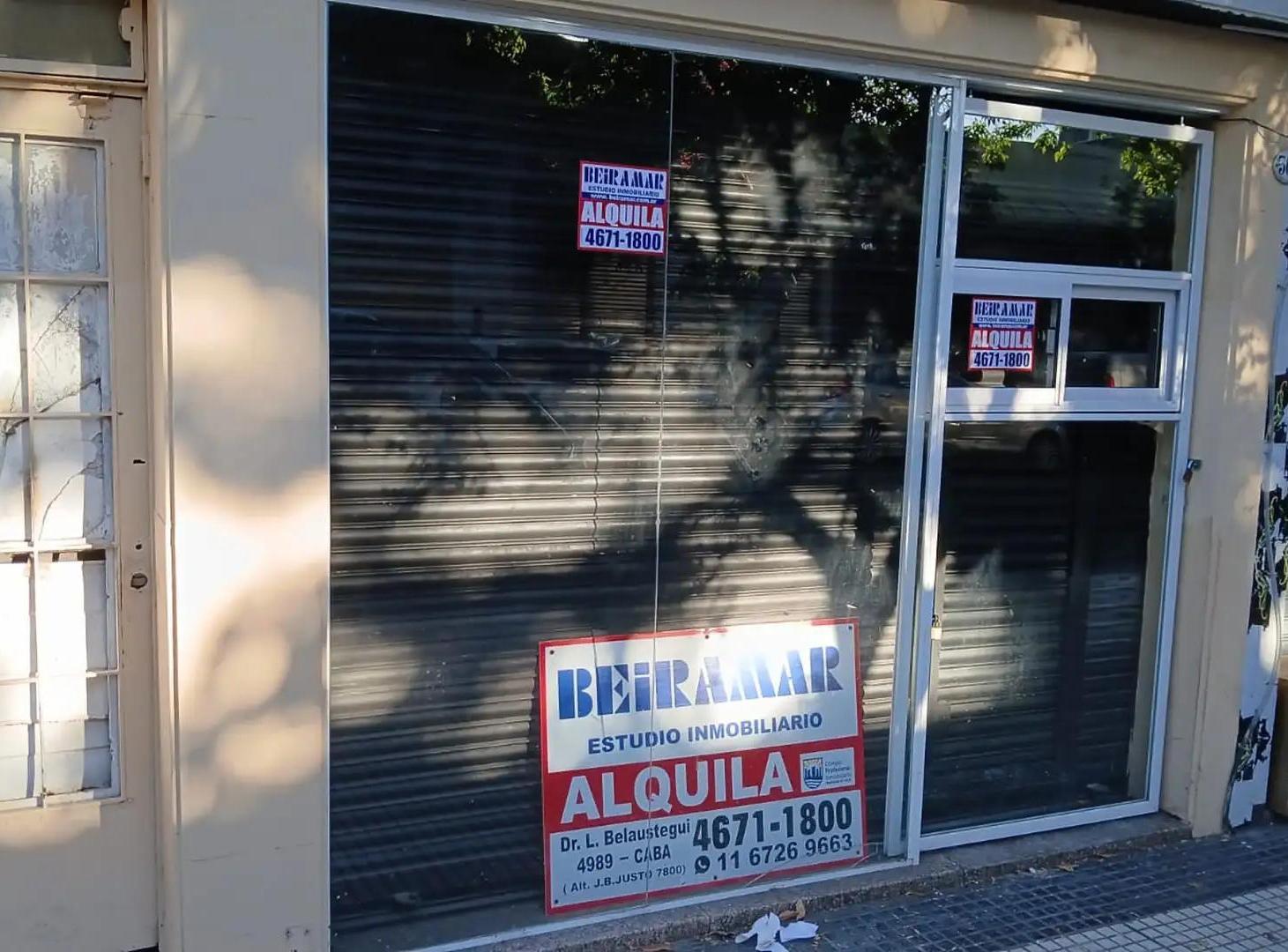 LOCAL DE 35 M2 CON ENTREPISO Y BAULERA EN LA MEJOR UBICACION " FOCO COMERCIAL"