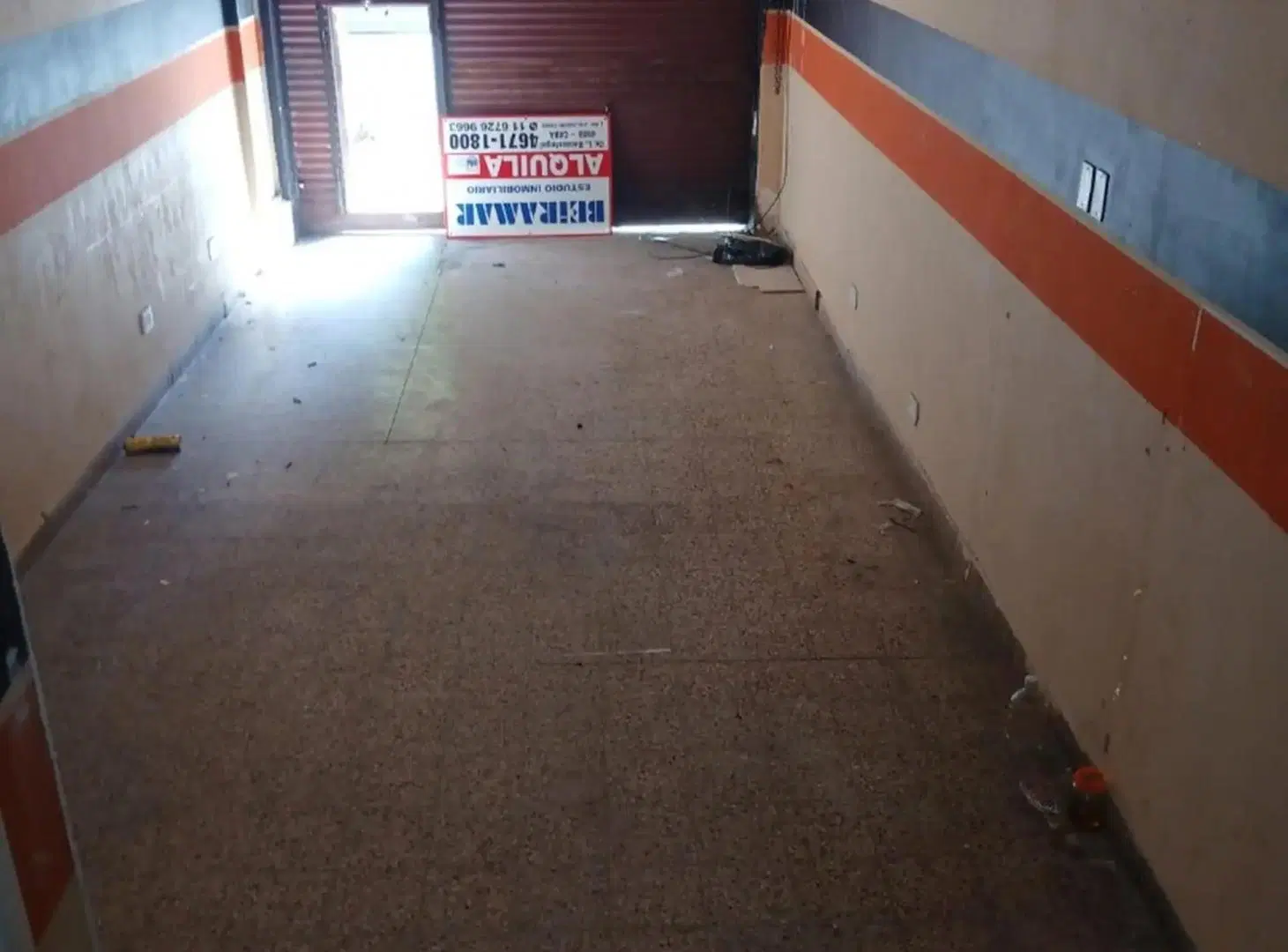 LOCAL DE 35 M2 CON ENTREPISO Y BAULERA EN LA MEJOR UBICACION " FOCO COMERCIAL" 4