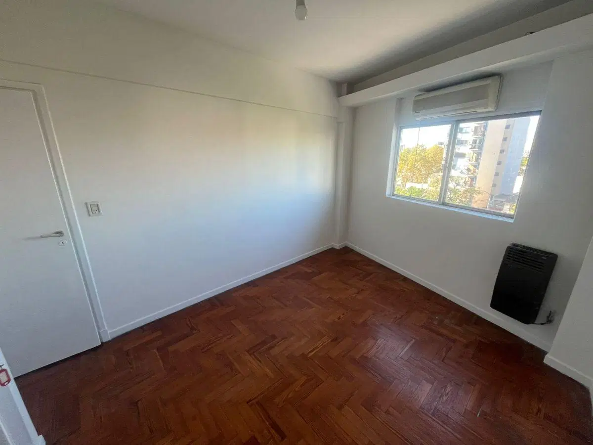 DEPARTAMENTO DE 3 AMBIENTES AL FRENTE CON BALCON. 2