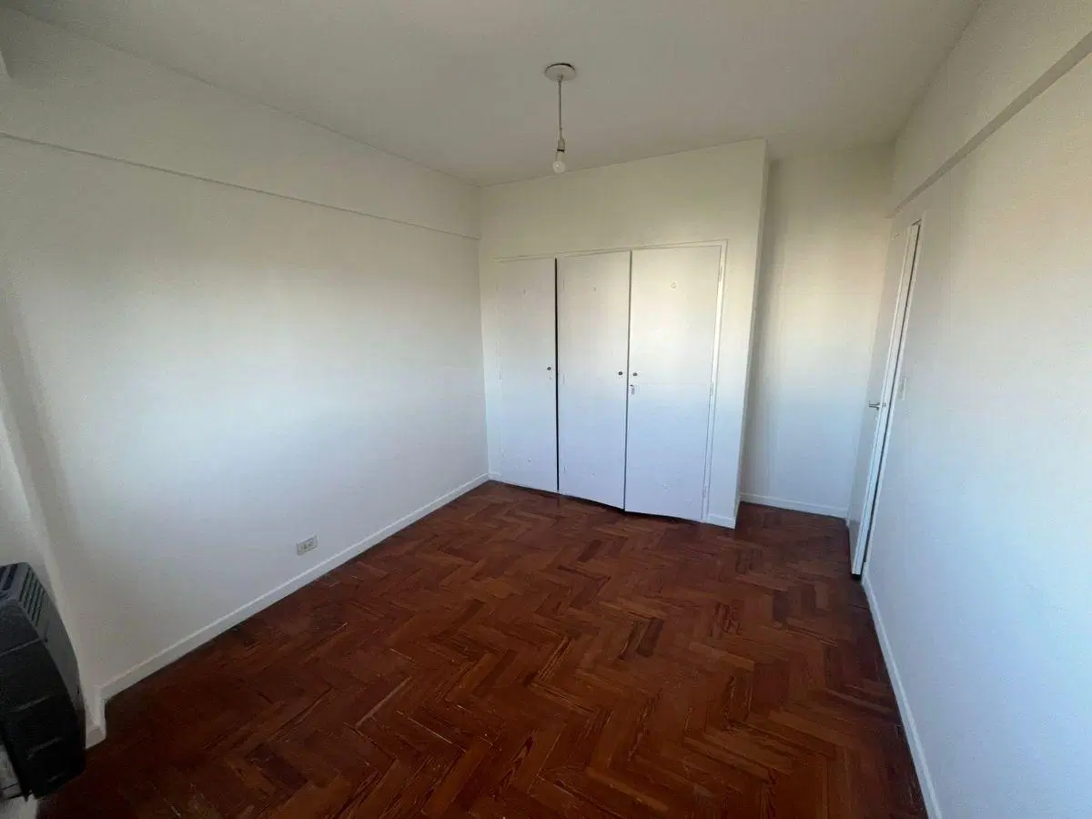 DEPARTAMENTO DE 3 AMBIENTES AL FRENTE CON BALCON. 4