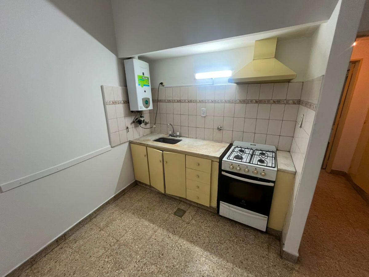 Foto de 2 AMB GRANDES CON PATIO Y LAVADERO PRIMER PISO POR ESCALERA SIN, imagen 5