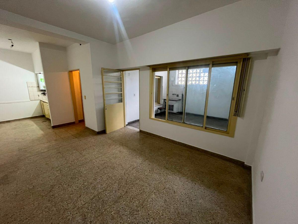 Foto de 2 AMB GRANDES CON PATIO Y LAVADERO PRIMER PISO POR ESCALERA SIN, imagen 4