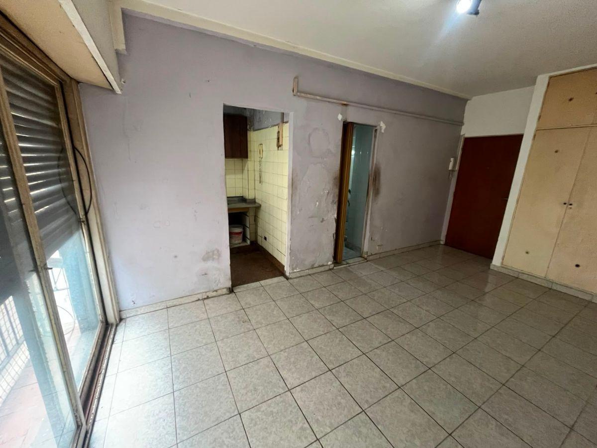 Foto de DEPARTAMENTO DE 1 AMBIENTE AMPLIO MUY BIEN UBICADO, imagen 3