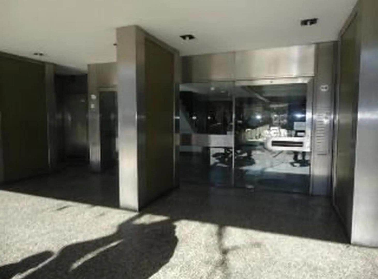 Foto de DEPTO 2 AMBIENTES CON BALCON EN BUEN ESTADO., imagen 2