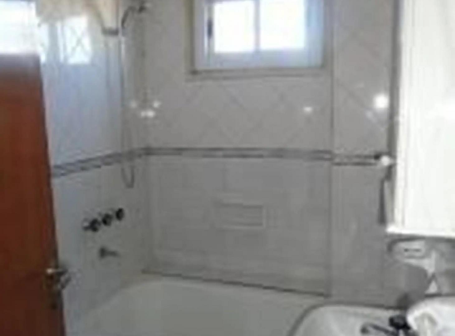 Foto de DEPTO 2 AMBIENTES CON BALCON EN BUEN ESTADO., imagen 5