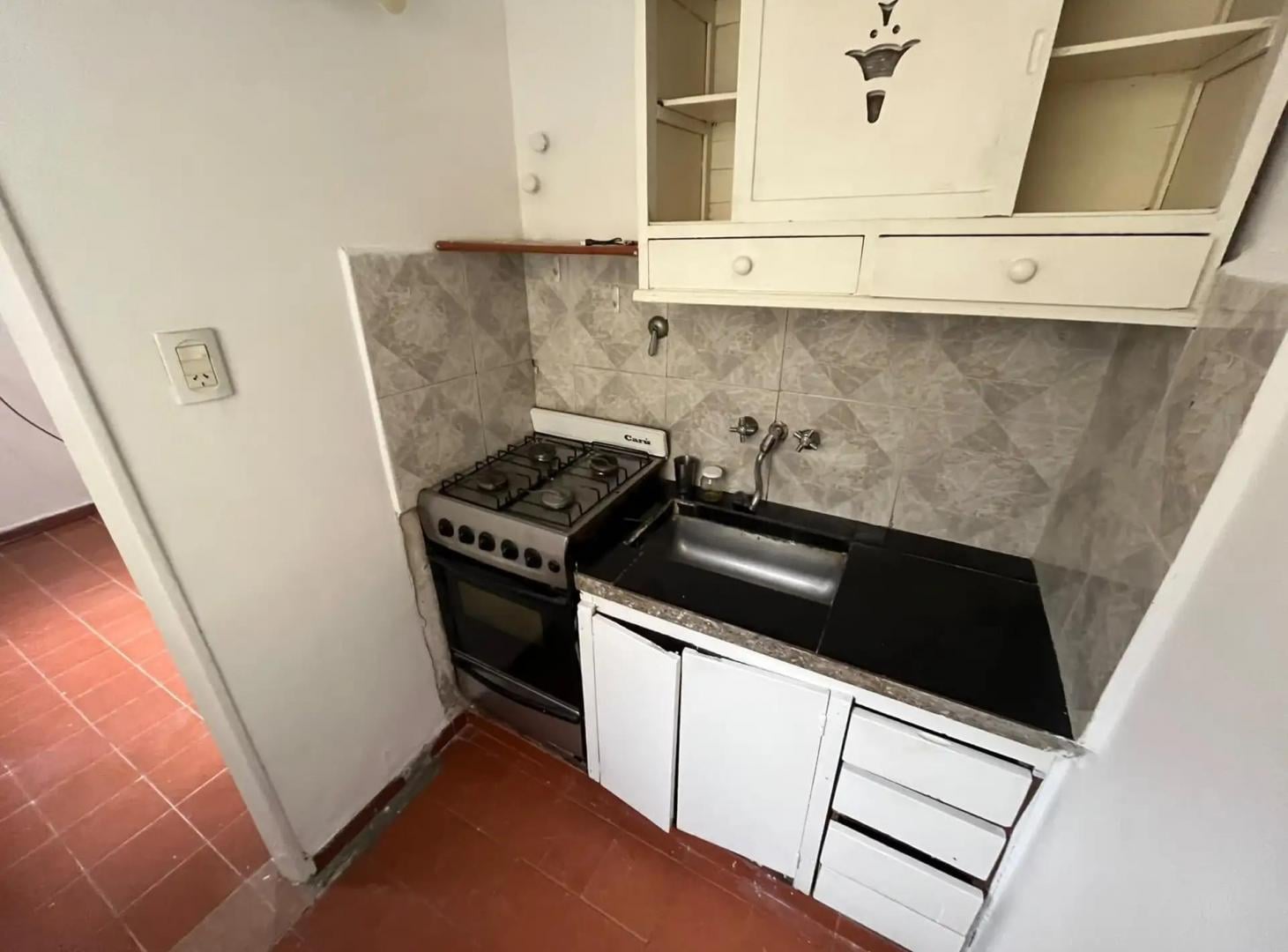 Foto de PH DE 1 AMBIENTE AMPLIO CON COCINA SEPARADA., imagen 2