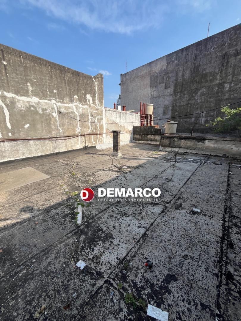 Local + Deposito + 2 Departamentos de 3 y 4 Ambientes en Blok. 3