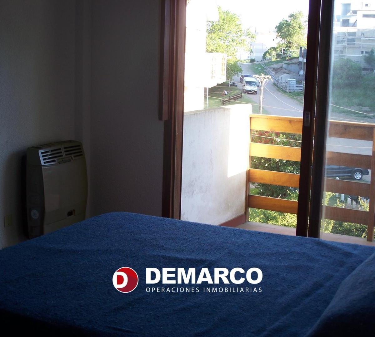 DEPARTAMENTO 4 AMBIENTES AL FRENTE CON BALCON Y COCHERA