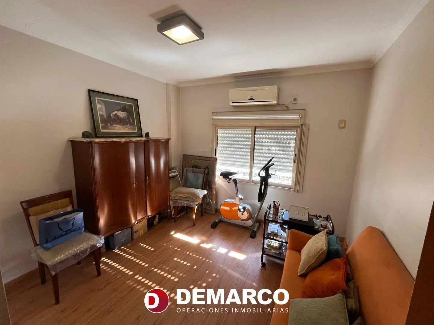 PISO 3 AMBIENTES FRENTE CON BALCON Y COCHERA 5