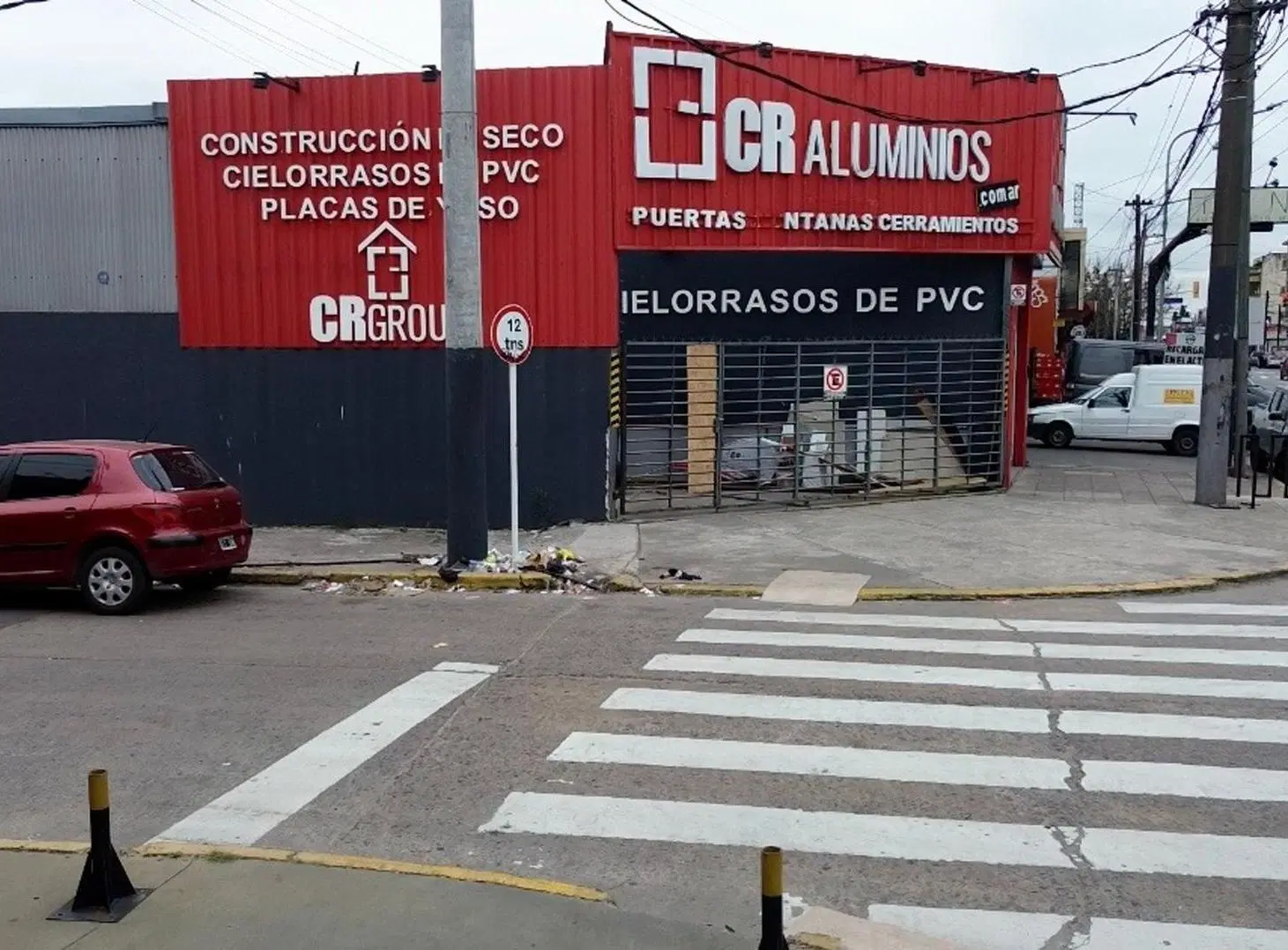 Galpon Industrial sobre lote de 303 mts 3