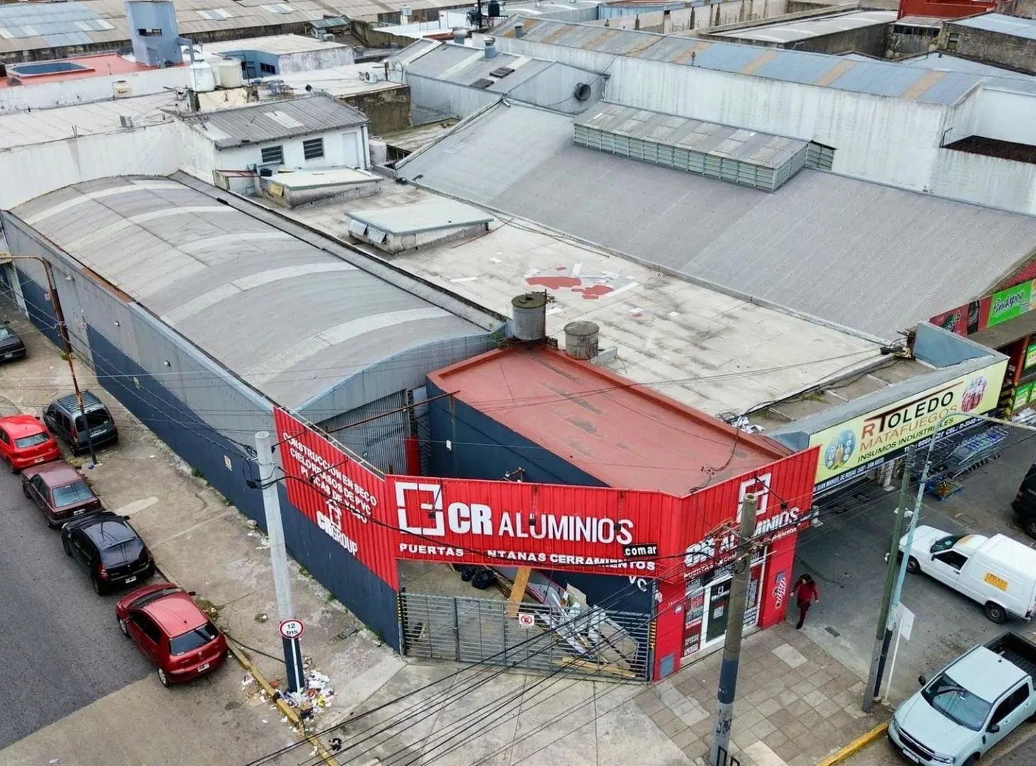 Excelente local comercial con Galpón/depósito 5