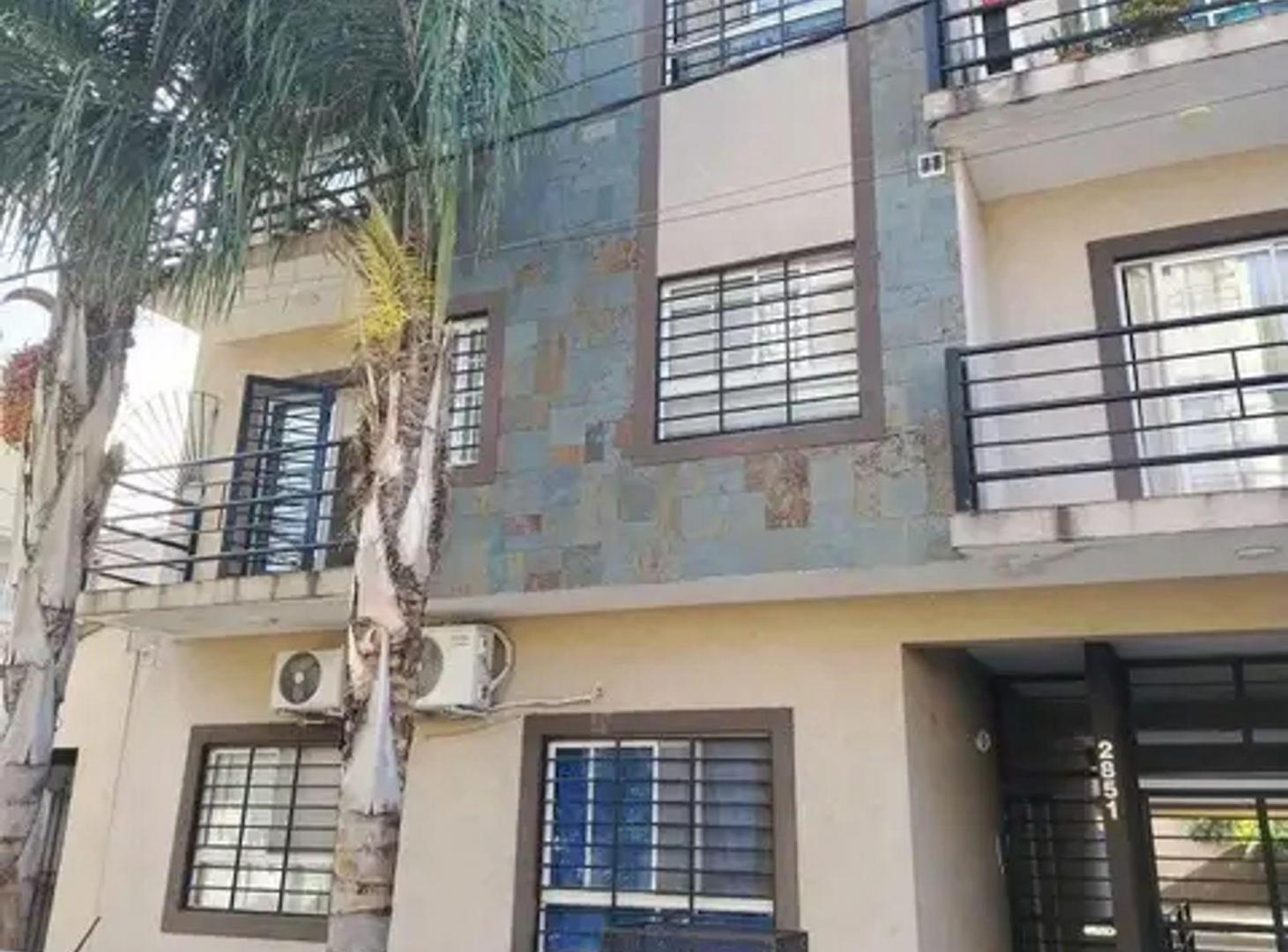 Foto de Excelente Departamento de 2 ambientes con cochera cubierta. San Justo, imagen 1