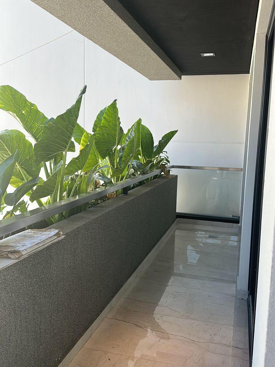 Edificio de 4 Pisos con Semipisos de 4 Amb de Categoria La Mejor Zona de Luro 5