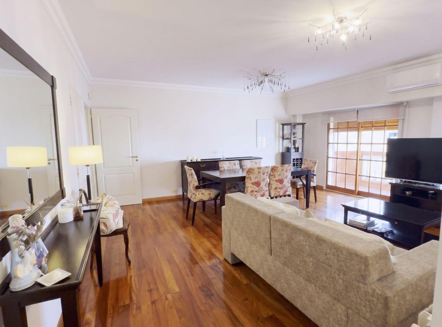 Foto de Venta 4 Ambientes con Balcón - 3 Dormitorios - Ramón Falcón 5700, imagen 3